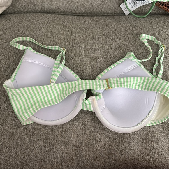 We wore what stripe green bikini! - Picture 4 of 7